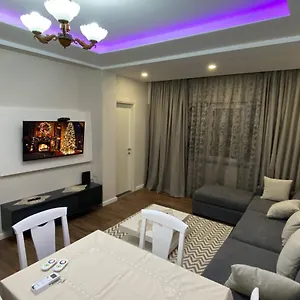 Appartamento Komatas Modern In Bllok Area, Tirana