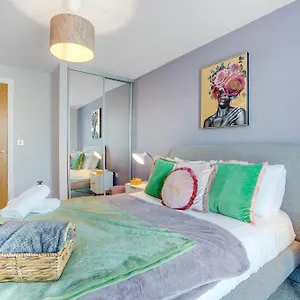 blonk-street-sheffield-city-centre-pure-luxury.yorkshirehotels.net/